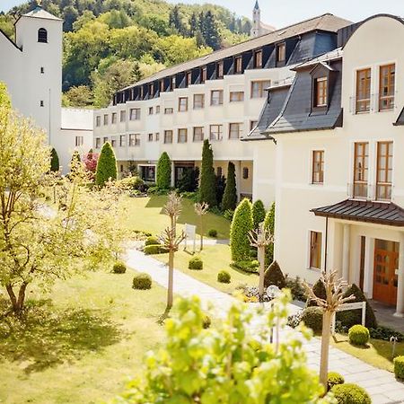 Kloster St. Josef Neumarkt in der Oberpfalz Bagian luar foto